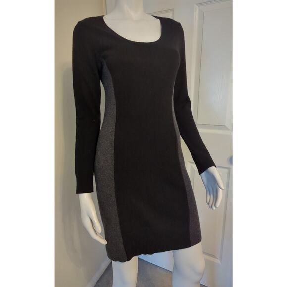 UNIQLO 100% Cashmere Black & Gray Sheath Sweater Dress U-Neck Women's Size S - Picture 1 of 8